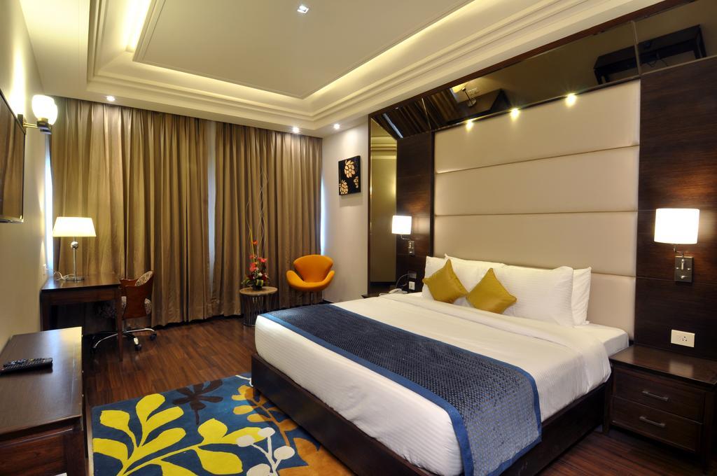 The Cove Hotel Panchkula Δωμάτιο φωτογραφία